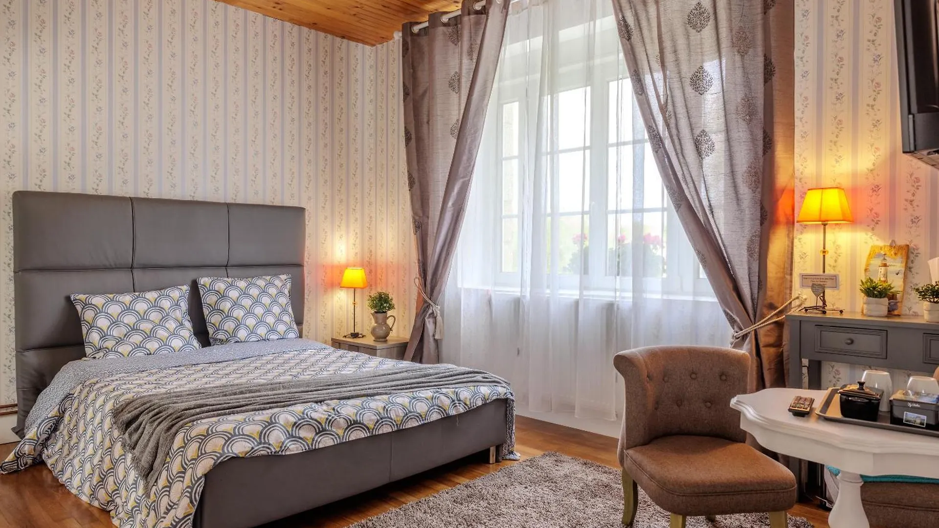 Hotel Arveil à Plomeur 0*,  France
