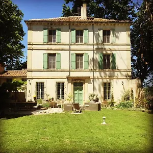 ** Couette-café Château Cornillon France