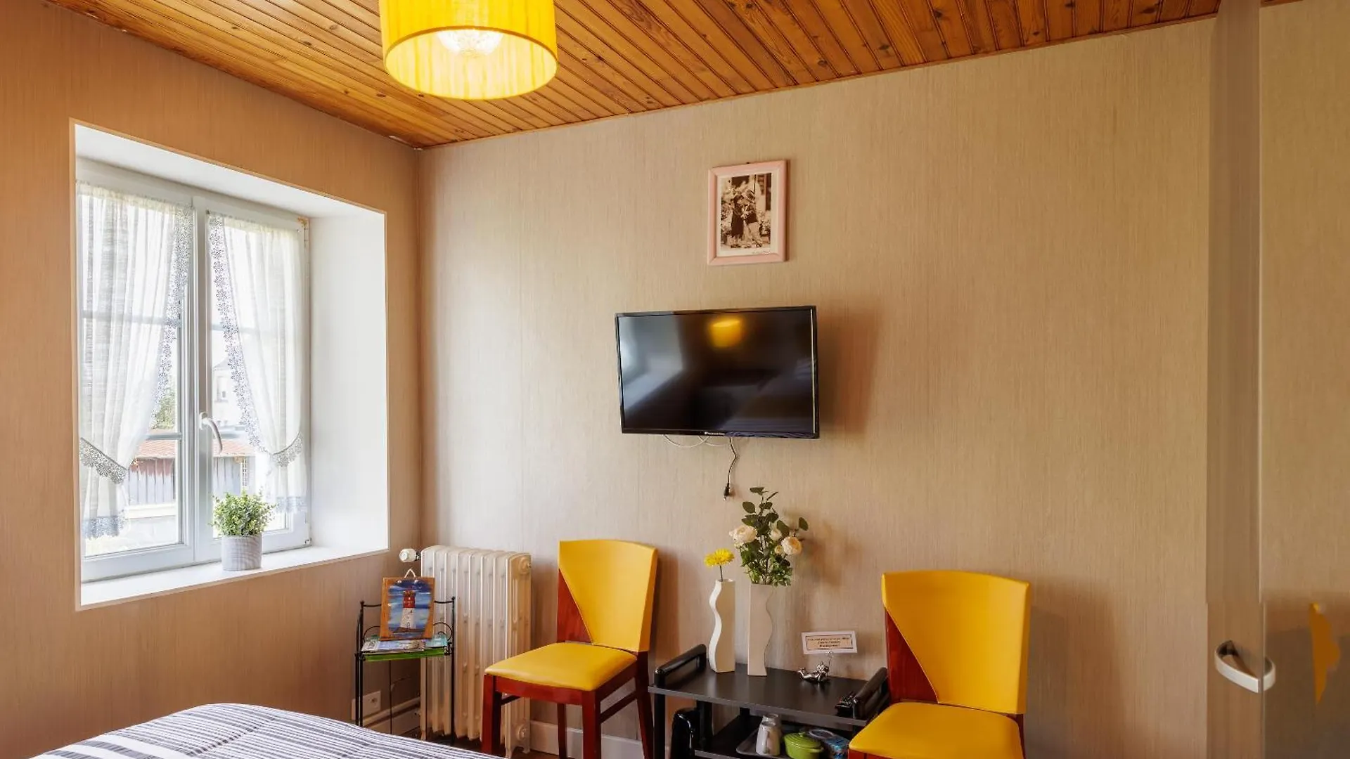 Arveil Hotel Plomeur 0*,  France